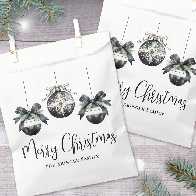 Elegant Simple Black White Christmas Party Favour Bag (Elegant Simple Black White Christmas Party Favor Bag)