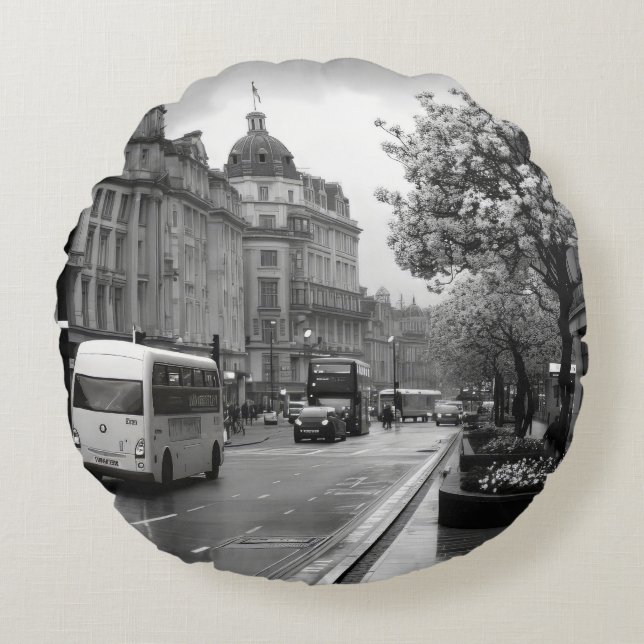 Elegant Street View  Round Cushion (Front)