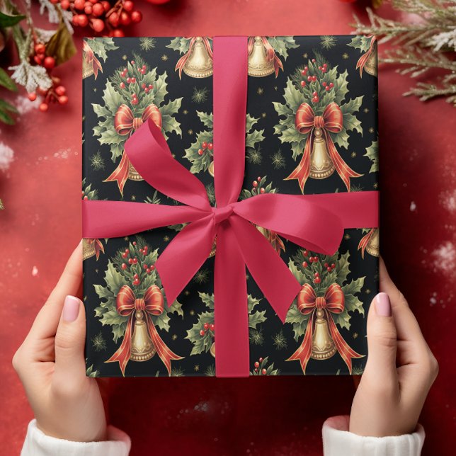 Elegant Traditional Christmas Wrapping Paper (Creator Uploaded)