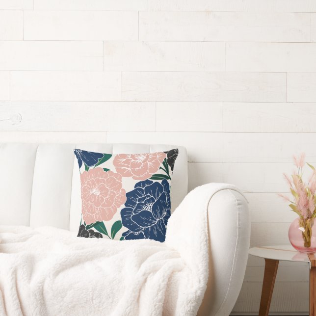 Elegant Trendy Floral Throw Pillow (Couch)