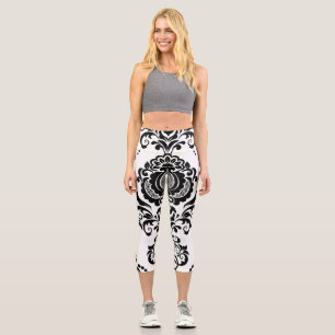 Elegant Vintage Damask Seamless Texture Capri Leggings