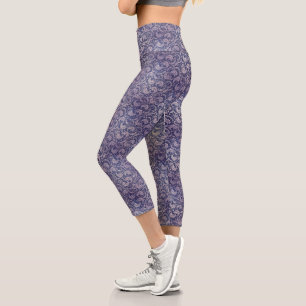 Elegant Vintage Purple Damask Pattern Capri Leggings