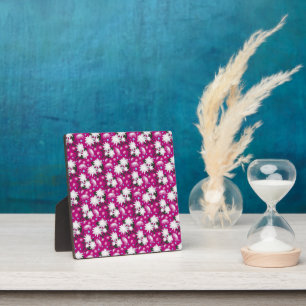 Elegant White Floral Pattern Botanical Design Plaque