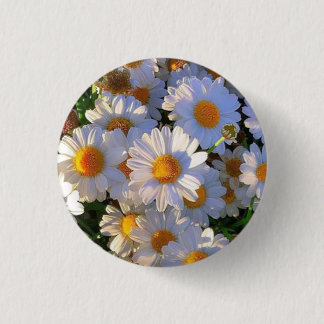 Elegant white flower brooch 3 cm round badge