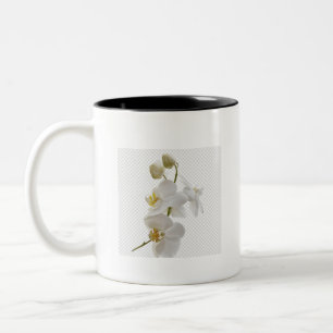 Elegant White Flower Mug – Chic Floral Cup
