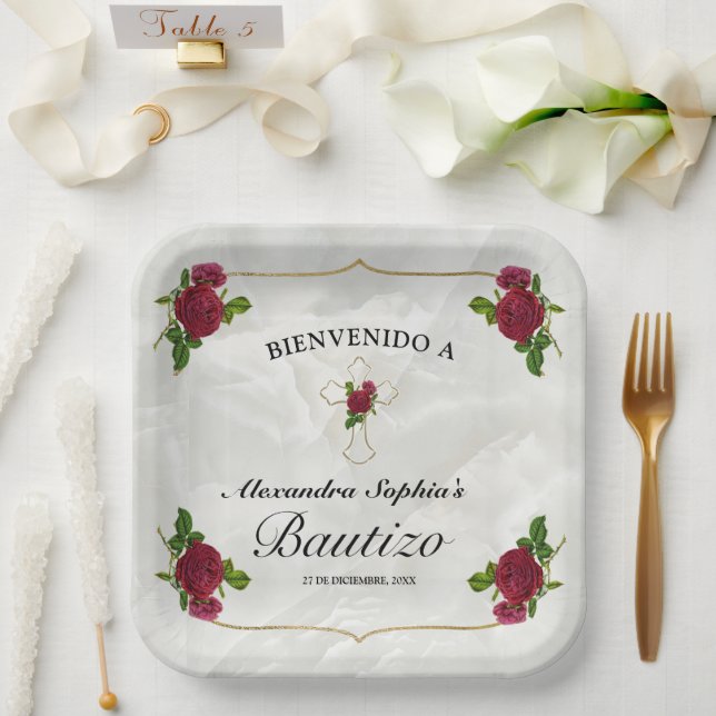 Elegante Cruz Dorada Rosas Rojas Niñas Bautizo Paper Plate (Wedding)