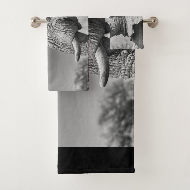 Elephant portrait bath towel set (Insitu)
