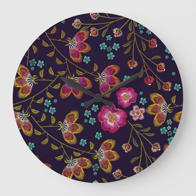 Embroidered flowers: fashion seamless pattern large clock (Front)