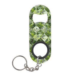 Emerald Elegance: Green Leaves in Diamond Cut,