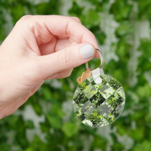 Emerald Elegance: Green Leaves in Diamond Cut, Key Ring