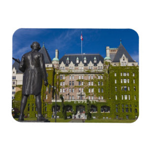 Empress Hotel and statue of Captain James Cook, Magnet