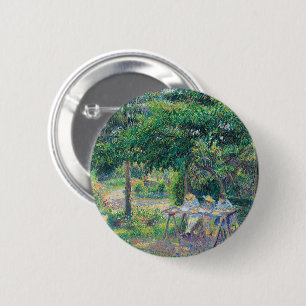 Enfants attablés dans le jardin Camille Pissarro   6 Cm Round Badge