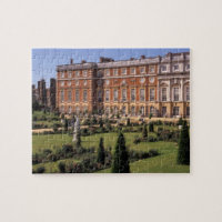 England, Surrey, Hampton Court Palace.
