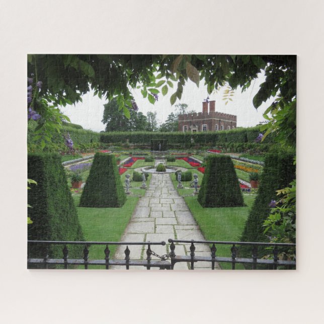 English Garden in Hampton Court Palace Jigsaw Puzzle (Horizontal)