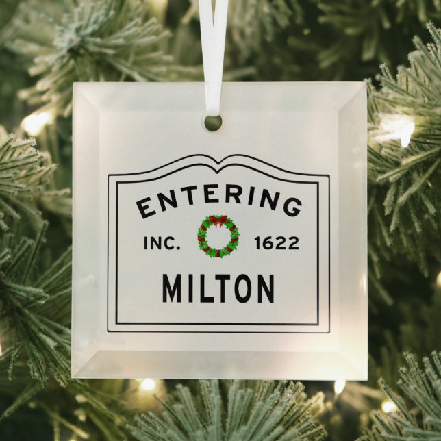 Entering Massachusetts Milton Glass Tree Decoration (Insitu)