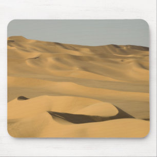 Erg Awbari, Sahara desert, Fezzan, Libya. Mouse Pad