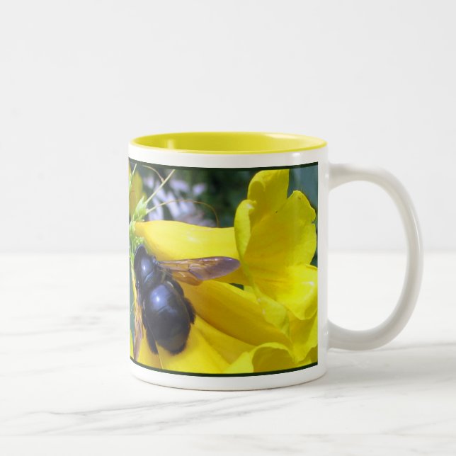Esperanza Bee Mug (Right)