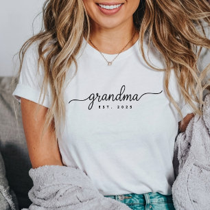 Est. 20XX Future Grandma Gift for Grandmother T-Shirt