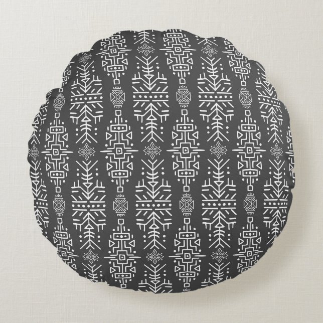 Ethnic Boho Chic: Seamless Tribal Design Round Cushion (Front)