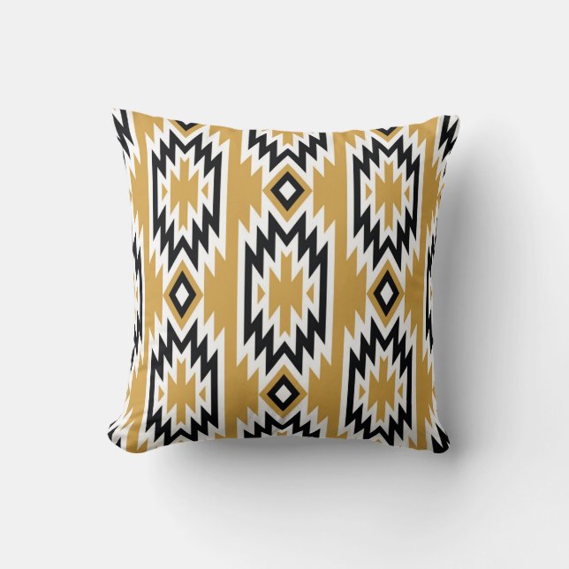 Ethnic boho: vintage geometric pattern. cushion (Front)