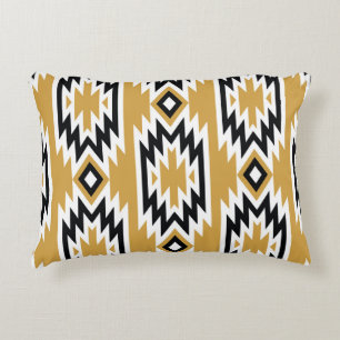 Ethnic boho: vintage geometric pattern. decorative cushion