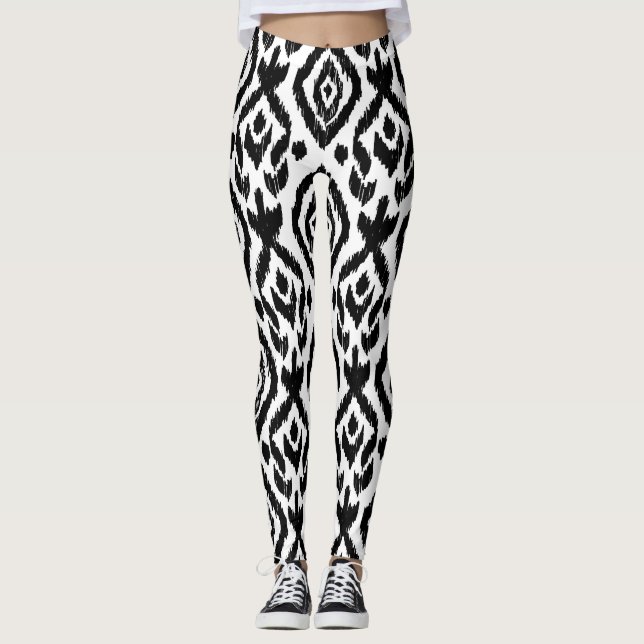 Ethnic hand-drawn, wrapping print pattern. leggings (Front)