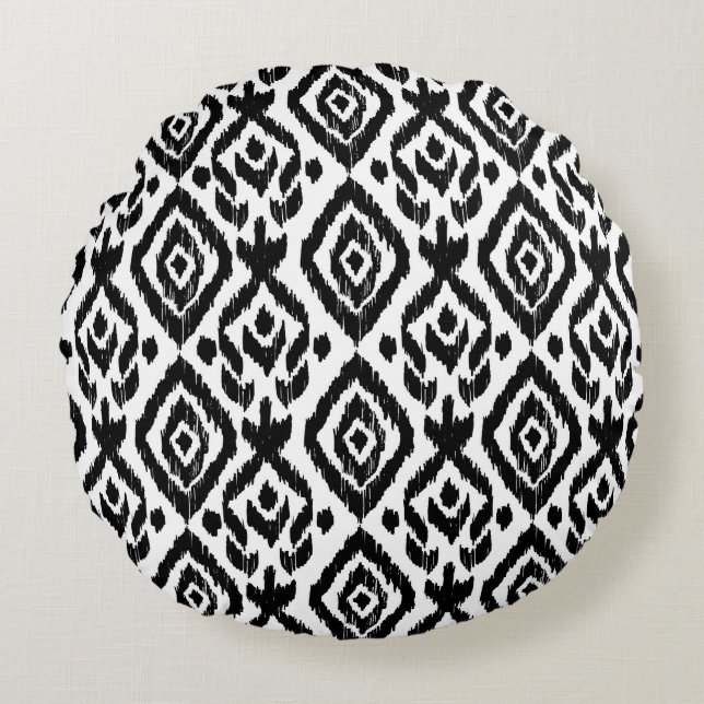 Ethnic hand-drawn, wrapping print pattern. round cushion (Front)