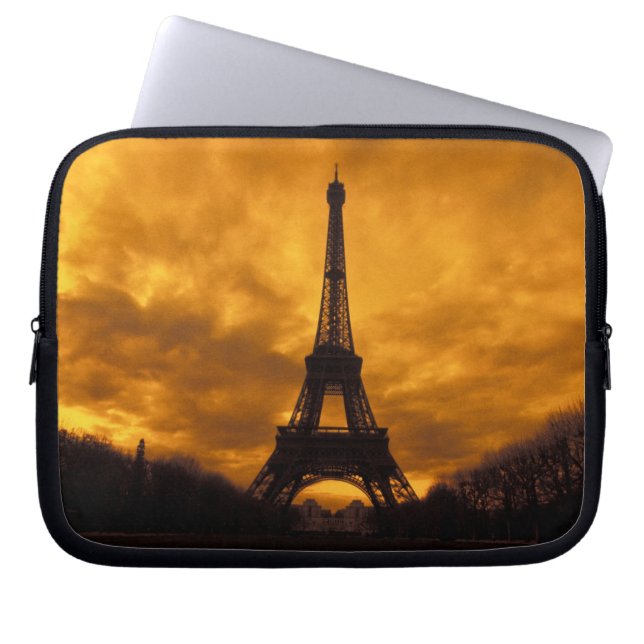 EU, France, Paris.  Eiffel Tower. Laptop Sleeve (Front)