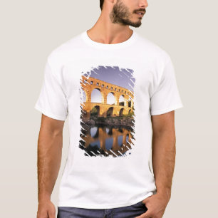 EU, France, Provence, Gard, Pont du Gard. T-Shirt