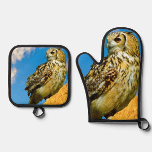 Eurasian eagle owl oven mitt & pot holder set