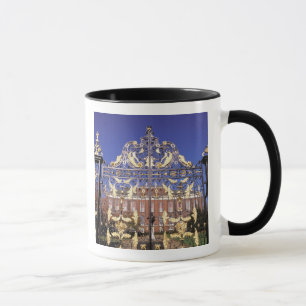 Europe, England, London. Gilded gate outside of Mug