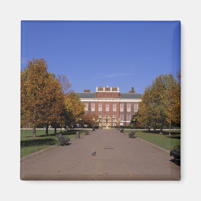 Europe, England, London. Kensington Palace in Magnet (Front)