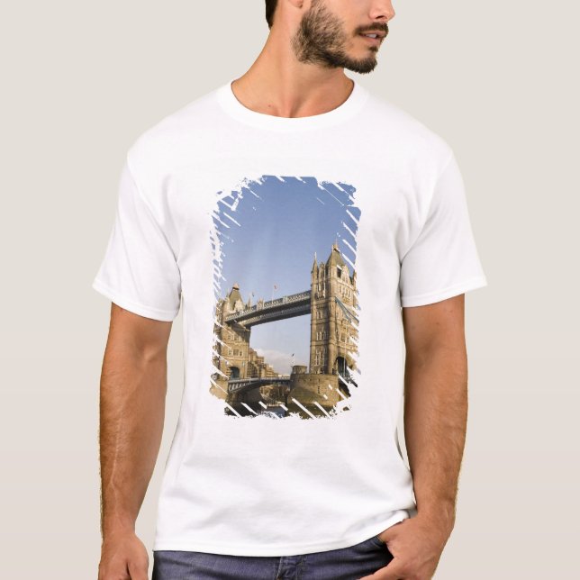 Europe,ENGLAND, London: Tower Bridge / Late T-Shirt (Front)