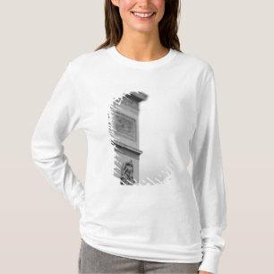 Europe, France, Paris. Arc de Triomphe and 2 T-Shirt