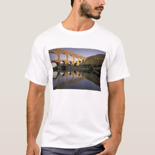 Europe, France, Provence, Gard; Pont du Gard, T-Shirt