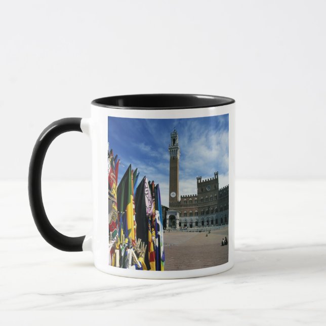 Europe, Italy, Tuscany, Siena. Piazza del Mug (Left)