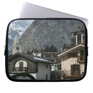 Europe, Italy, Valle d'Aosta, COURMAYEUR: Town Laptop Sleeve
