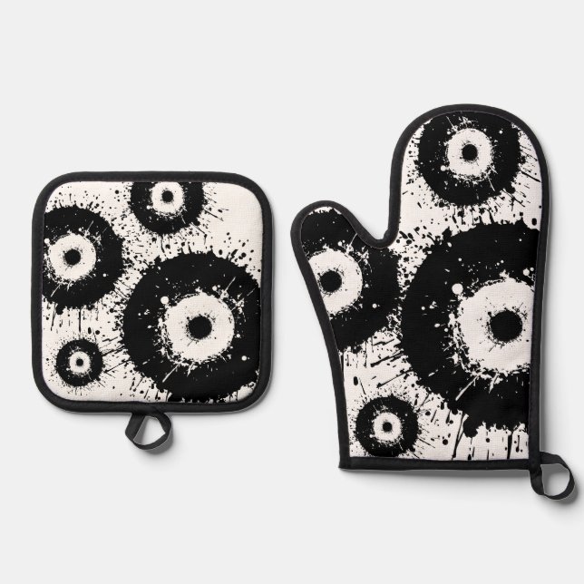 Evil eye black and white oven mitt & pot holder set (Front)
