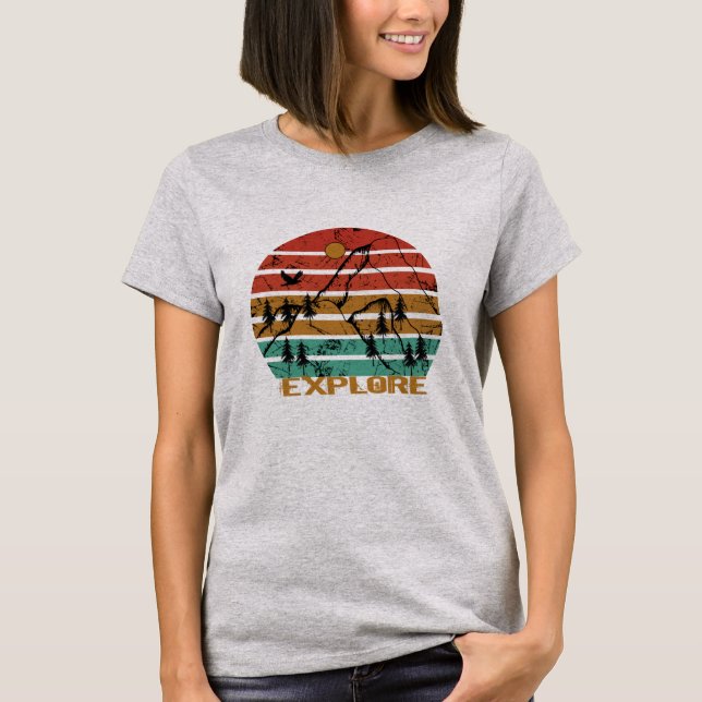 Explore outdoor vintage T-Shirt (Front)
