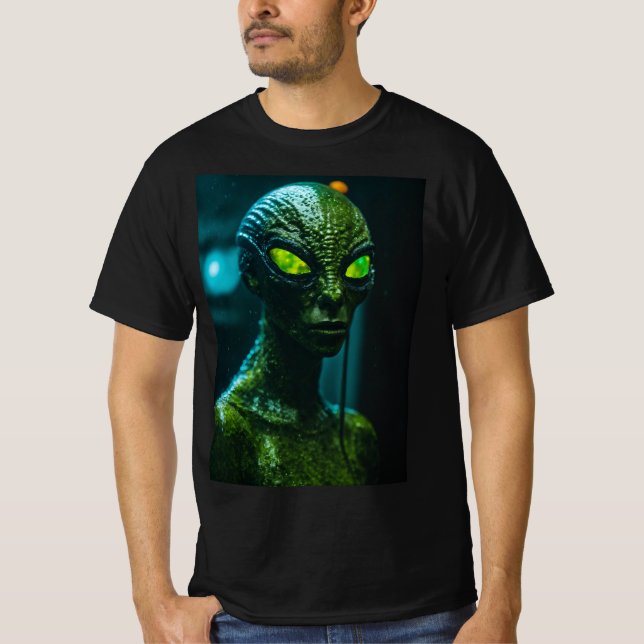 Extraterrestrial Camouflage: Halloween in Human Di T-Shirt (Front)