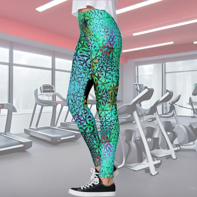Eye catcher! Fractal flowers in cool colours -    Leggings (Creator Uploaded)
