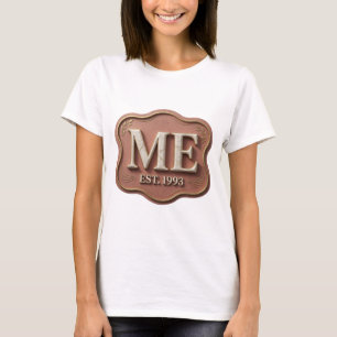 Eye-Catching Gold ME EST 1993 Print T-Shirt