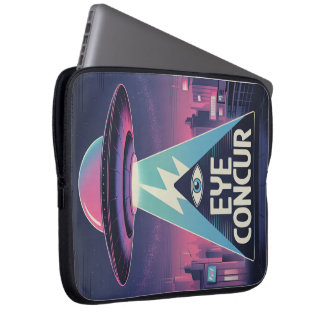 EYE CONCUR ALIEN PYRAMID POWER Laptop Sleeve