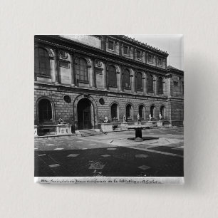Facade of the library 15 cm square badge