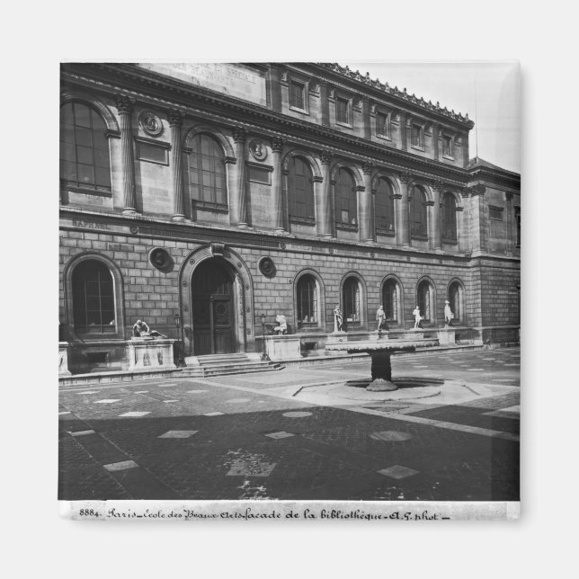 Facade of the library magnet (Front)