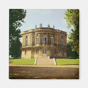 Facade of the Pavillon de Hanovre Magnet