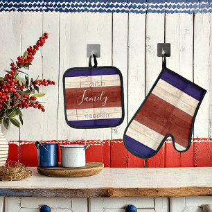 Faith family freedom patriotic wood oven mitt & pot holder set