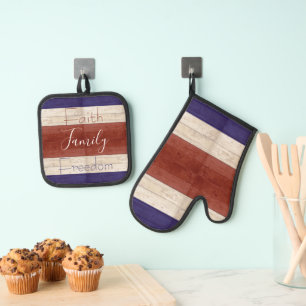 Faith family freedom patriotic wood  oven mitt & pot holder set