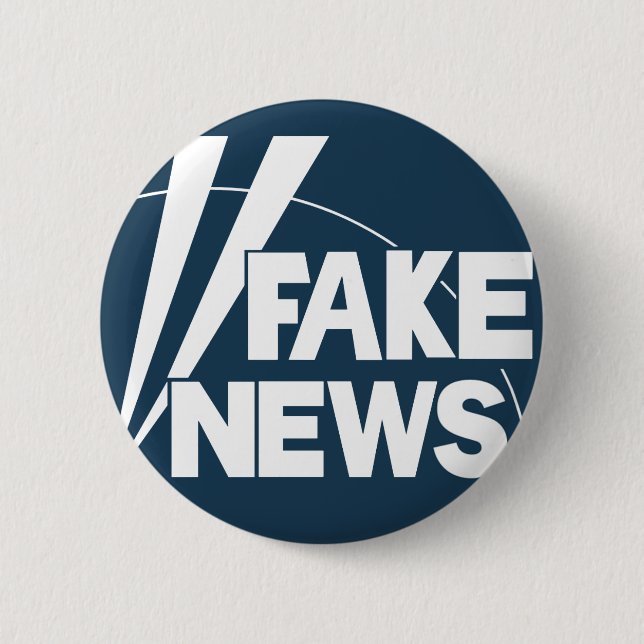 fake news #3 6 cm round badge (Front)