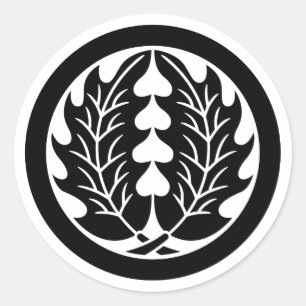 [Family Crests] 2 symmetrical holly leaves w/round Classic Round Sticker